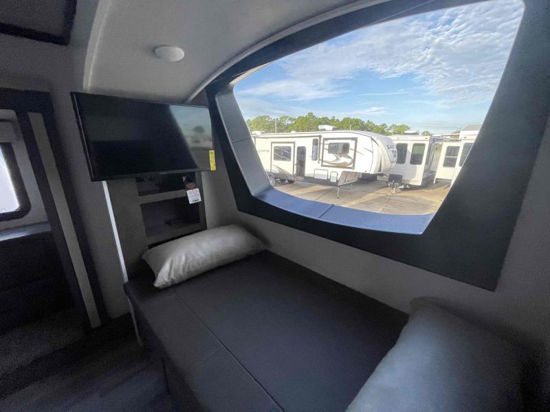 new Fifth Wheel Trailers Forest River Cedar Creek Champagne Edition for sale, in Palm Bay, FL Thumbnail 12