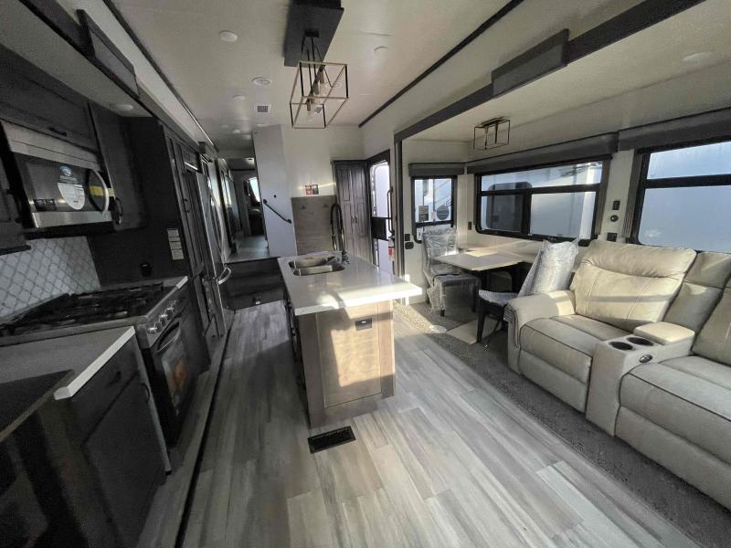 new Fifth Wheel Trailers Forest River Cedar Creek Champagne Edition for sale, in Palm Bay, FL Thumbnail 21