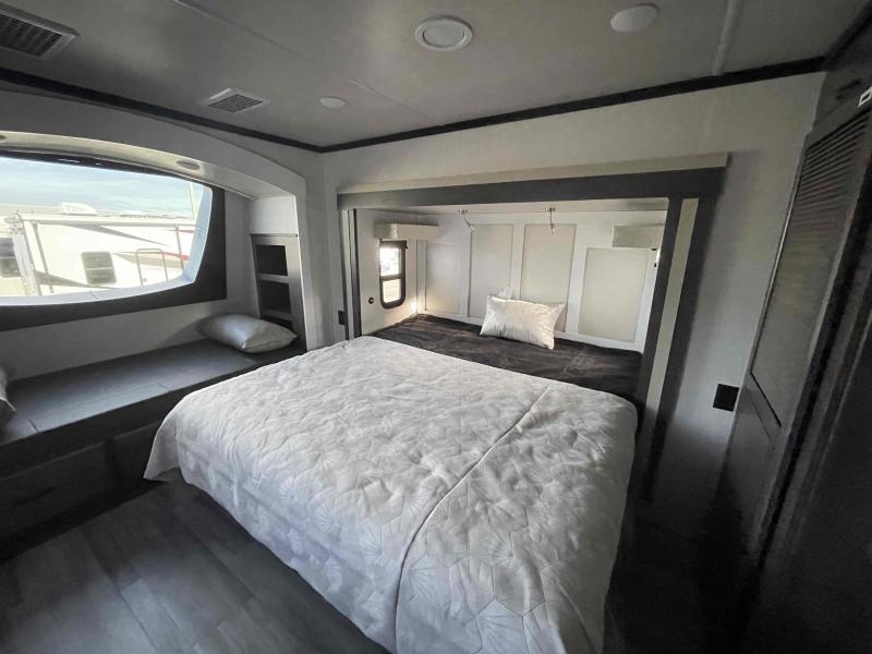 new Fifth Wheel Trailers Forest River Cedar Creek Champagne Edition for sale, in Palm Bay, FL Thumbnail 8