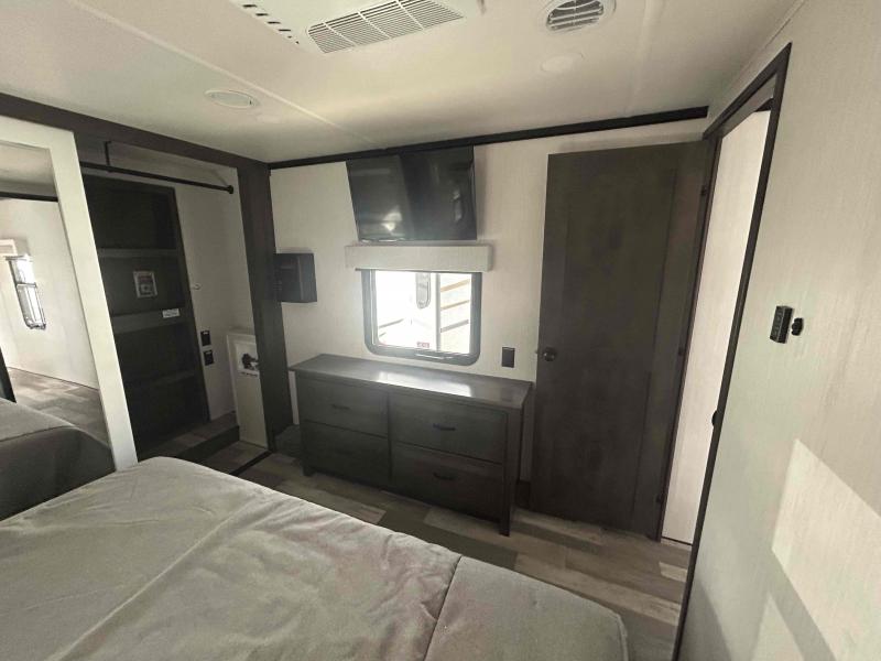 new Fifth Wheel Trailers Forest River Cedar Creek for sale, in Palm Bay, FL Thumbnail 9