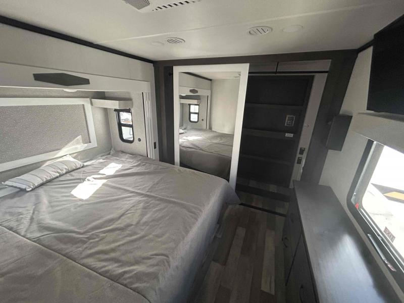 new Fifth Wheel Trailers Forest River Cedar Creek for sale, in Palm Bay, FL Thumbnail 8