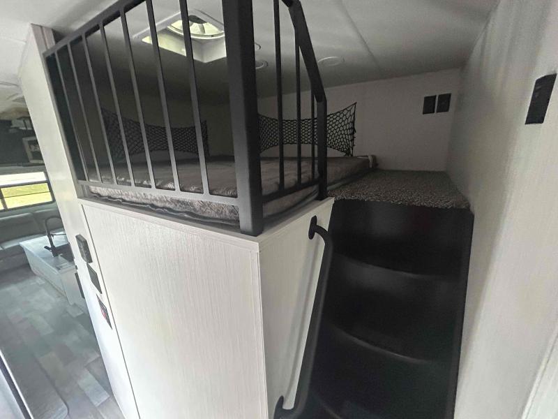 new Fifth Wheel Trailers Forest River Cedar Creek for sale, in Palm Bay, FL Thumbnail 17