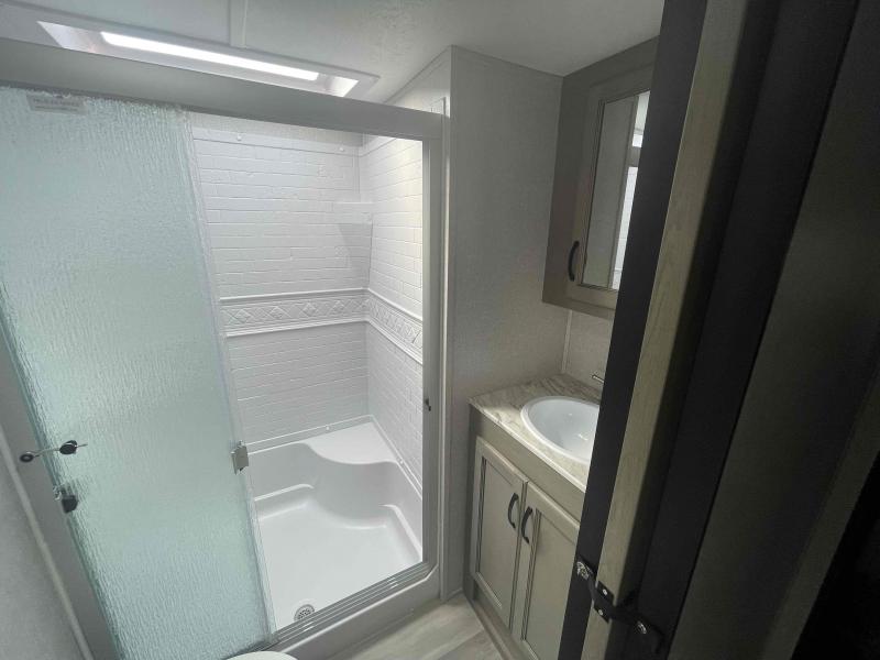 new Fifth Wheel Trailers Coachmen Chaparral Lite for sale, in Winter Garden, FL Thumbnail 10