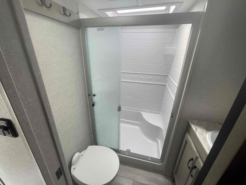 new Fifth Wheel Trailers Coachmen Chaparral Lite for sale, in Winter Garden, FL Thumbnail 7