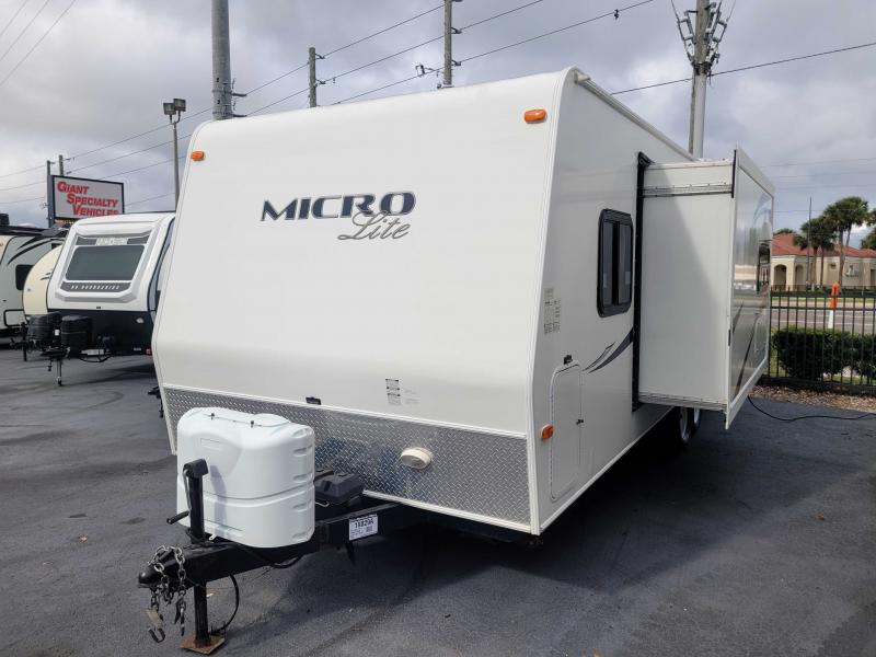 2014 Forest River FLAGSTAFF MICRO LITE 25KS 2014 Forest River FLAGSTAFF MICRO LITE 25KS