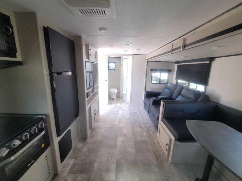 new Travel Trailers Coachmen Apex Ultra-Lite for sale, in Palm Bay, FL Thumbnail 6