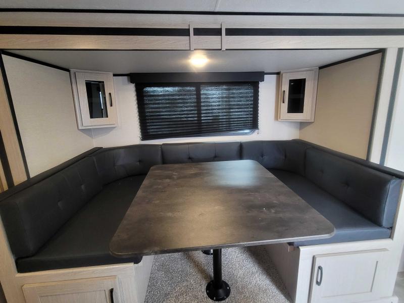 new Travel Trailers Coachmen Apex Ultra-Lite for sale, in Winter Garden, FL Thumbnail 9