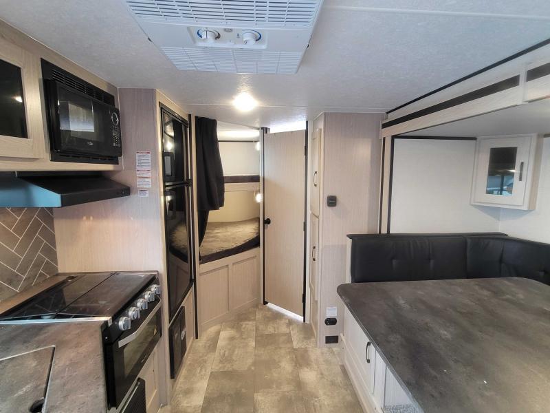 new Travel Trailers Coachmen Apex Ultra-Lite for sale, in Winter Garden, FL Thumbnail 7