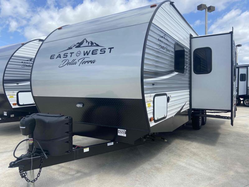 2021 East To West DELLA TERRA 261RB 2021 East To West DELLA TERRA 261RB