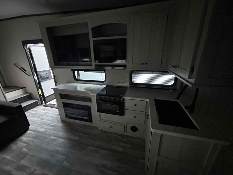 new Fifth Wheel Trailers Forest River Cardinal Red for sale, in Palm Bay, FL Thumbnail 20
