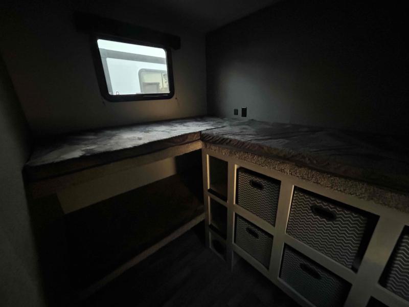 new Fifth Wheel Trailers Forest River Cardinal Red for sale, in Palm Bay, FL Thumbnail 17