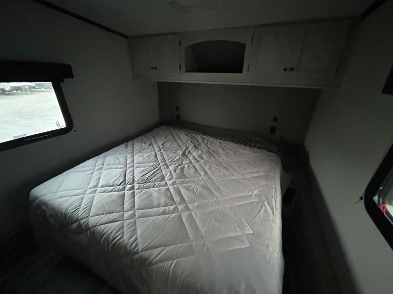 new Fifth Wheel Trailers Forest River Cardinal Red for sale, in Palm Bay, FL Thumbnail 7