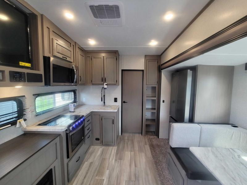 new Fifth Wheel Trailers Coachmen Chaparral X-Lite for sale, in Winter Garden, FL Thumbnail 5