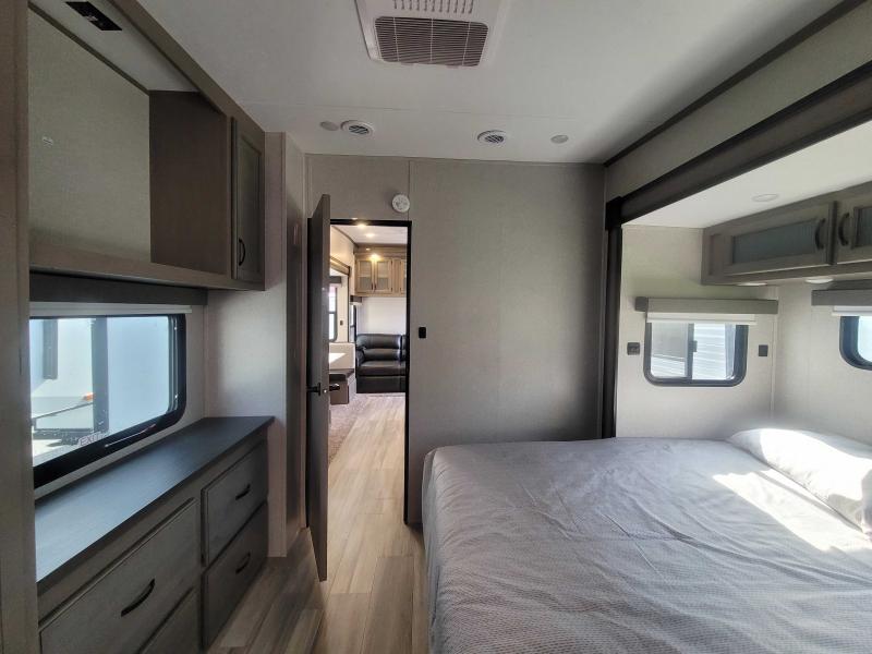 new Fifth Wheel Trailers Coachmen Chaparral X-Lite for sale, in Winter Garden, FL Thumbnail 10