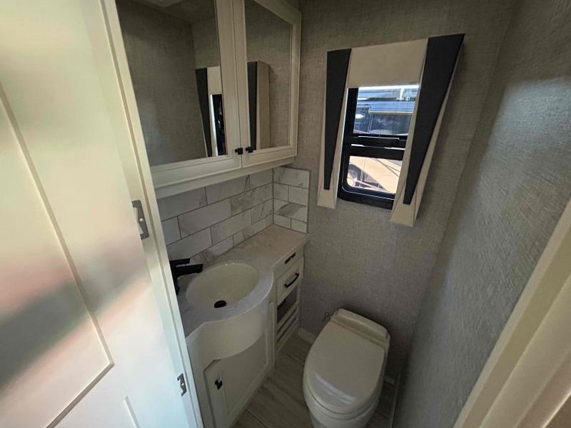 new Camper / RV Tiffin Motorhomes Allegro Bus for sale, in Palm Bay, FL Thumbnail 17