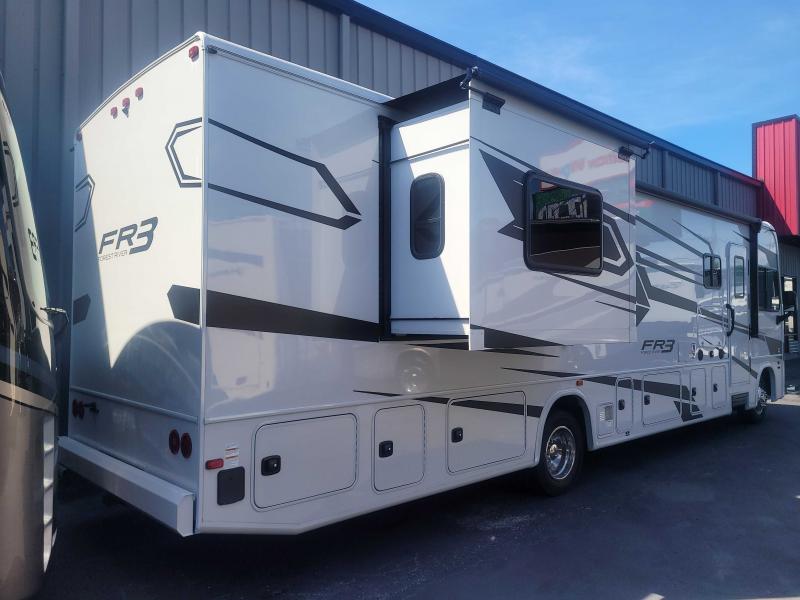 new Camper / RV Forest River FR3 for sale, in Winter Garden, FL Thumbnail 4