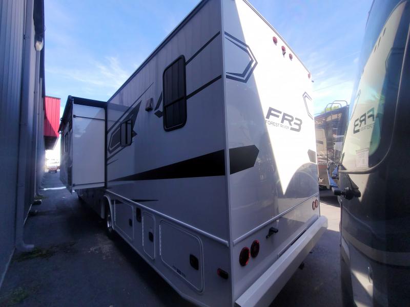 new Camper / RV Forest River FR3 for sale, in Winter Garden, FL Thumbnail 3