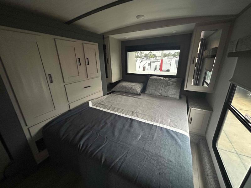 new Fifth Wheel Trailers Forest River Salem Hemisphere for sale, in Palm Bay, FL Thumbnail 8