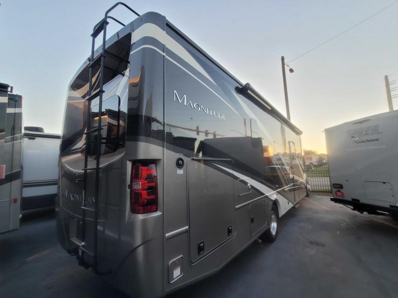 new Camper / RV Thor Motor Coach Magnitude for sale, in Winter Garden, FL Thumbnail 3