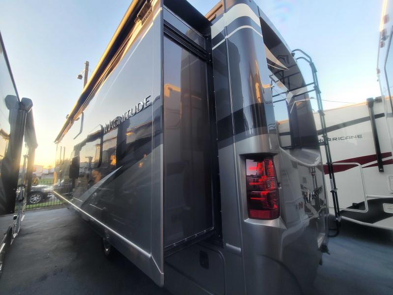 new Camper / RV Thor Motor Coach Magnitude for sale, in Winter Garden, FL Thumbnail 4