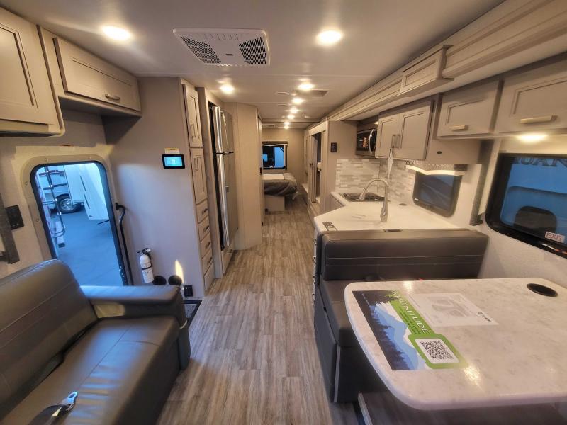 new Camper / RV Thor Motor Coach Magnitude for sale, in Winter Garden, FL Thumbnail 8