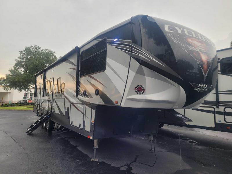 2019 Heartland RV CYCLONE 4007 2019 Heartland RV CYCLONE 4007