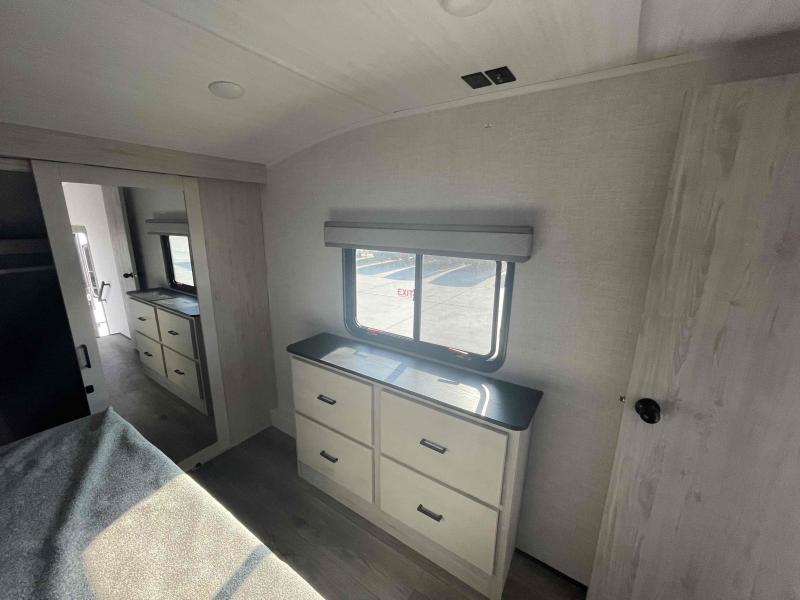 new Fifth Wheel Trailers East To West Tandara for sale, in Palm Bay, FL Thumbnail 10