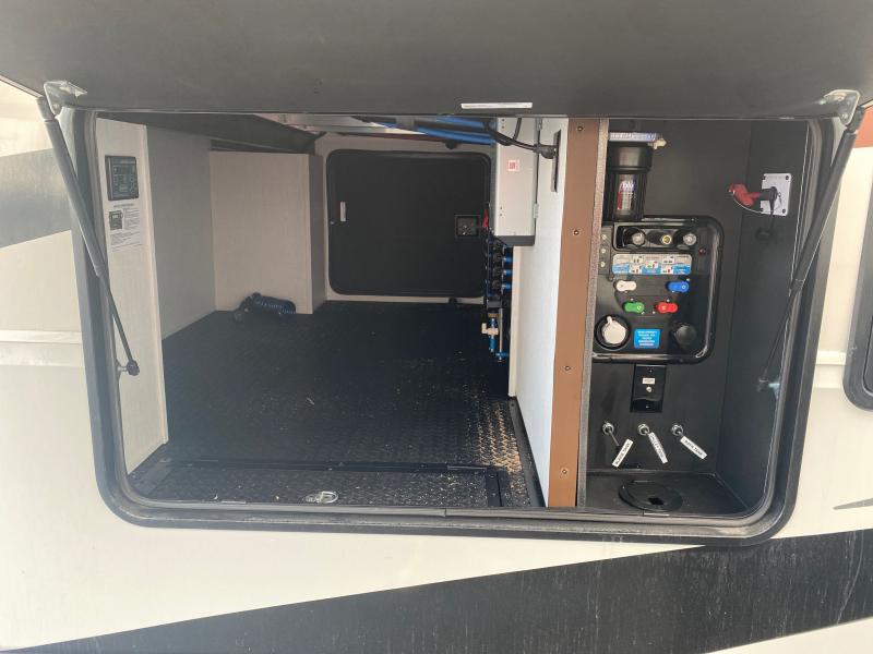 new Fifth Wheel Trailers Forest River Riverstone Reserve Series for sale, in Ormond Beach, FL Thumbnail 5