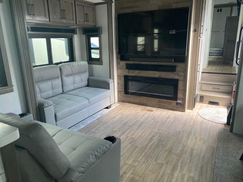 new Fifth Wheel Trailers Forest River Riverstone Reserve Series for sale, in Ormond Beach, FL Thumbnail 11