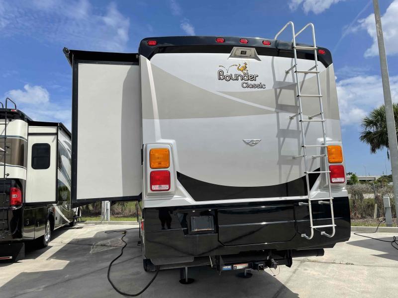 2014 Fleetwood RV BOUNDER 30T 2014 Fleetwood RV BOUNDER 30T