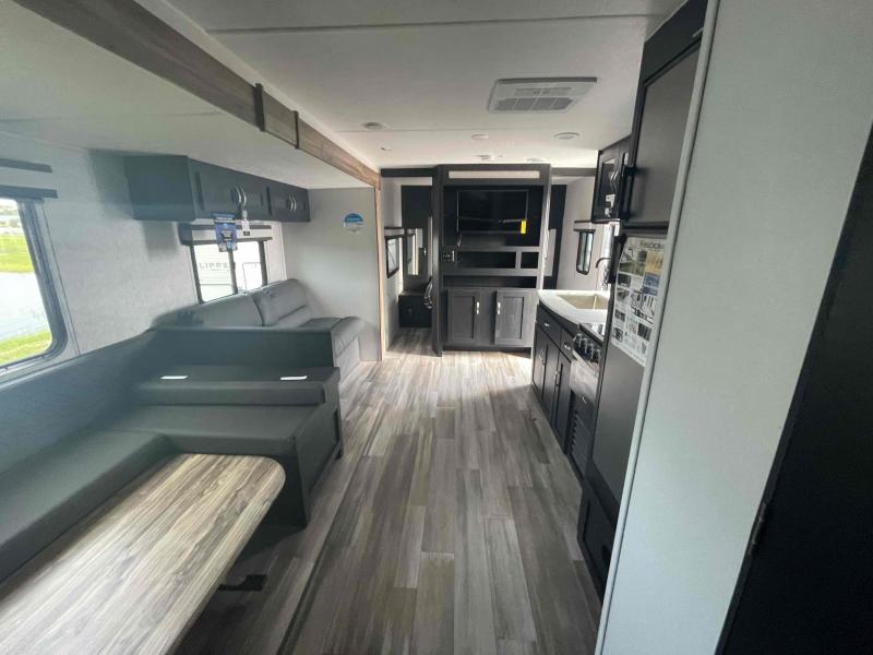 new Travel Trailers Coachmen Freedom Express Select for sale, in Palm Bay, FL Thumbnail 9
