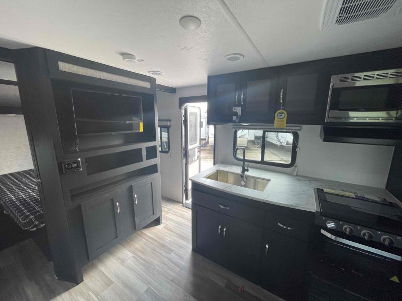 new Travel Trailers Coachmen Freedom Express Select for sale, in Palm Bay, FL Thumbnail 10