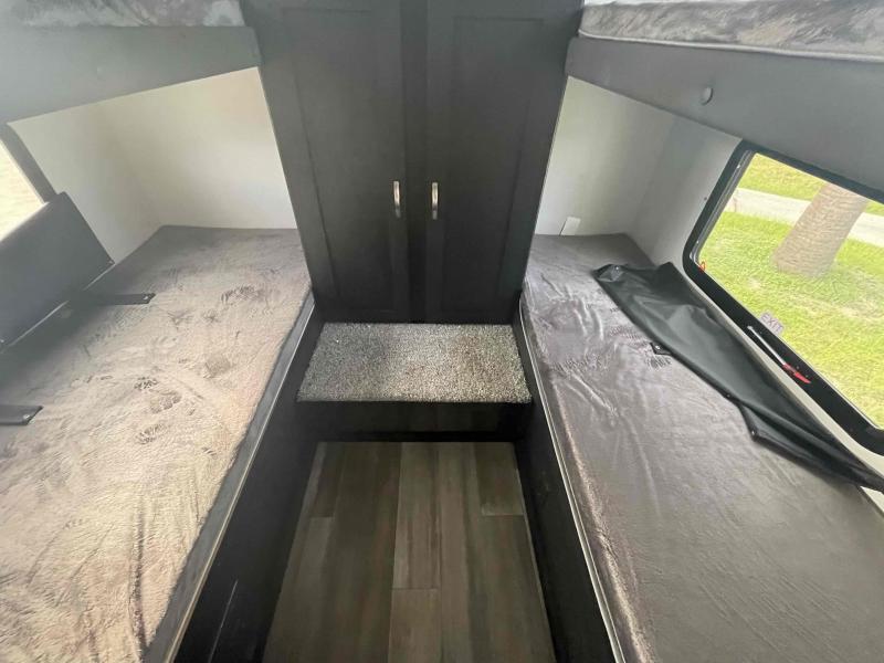 new Travel Trailers Coachmen Freedom Express Select for sale, in Palm Bay, FL Thumbnail 16