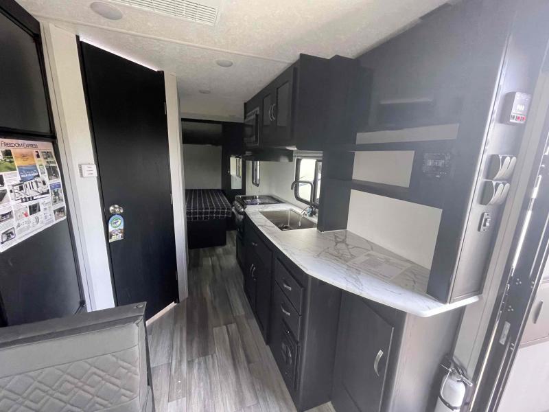 new Travel Trailers Coachmen Freedom Express Select for sale, in Palm Bay, FL Thumbnail 11