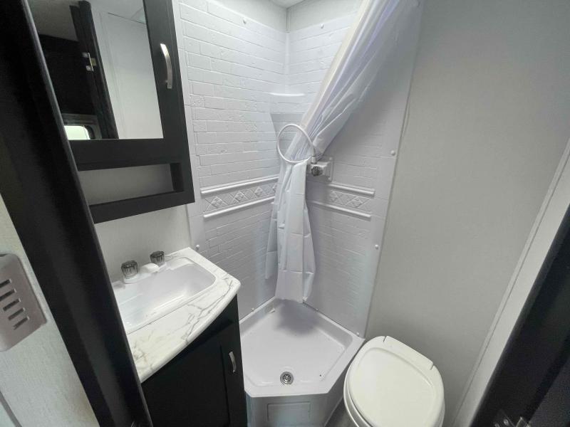 new Travel Trailers Coachmen Freedom Express Select for sale, in Palm Bay, FL Thumbnail 10