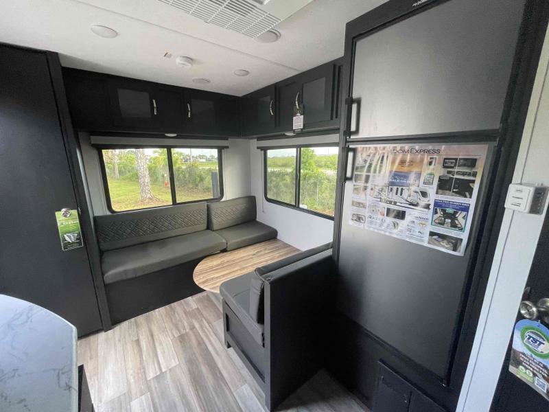 new Travel Trailers Coachmen Freedom Express Select for sale, in Palm Bay, FL Thumbnail 12