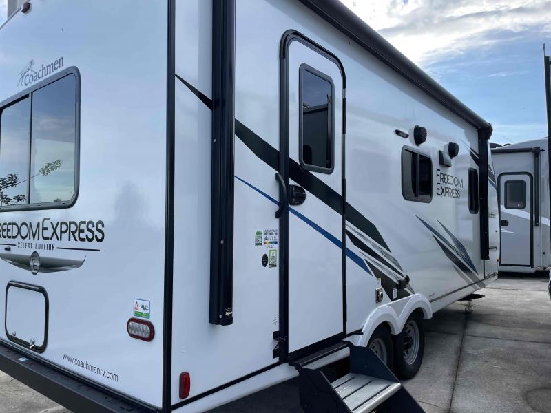 new Travel Trailers Coachmen Freedom Express Select for sale, in Palm Bay, FL Thumbnail 5