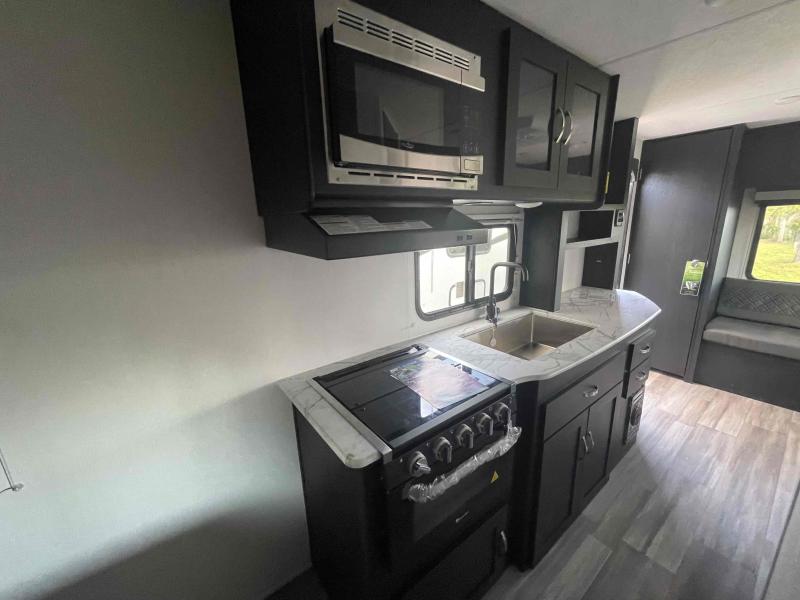 new Travel Trailers Coachmen Freedom Express Select for sale, in Palm Bay, FL Thumbnail 14