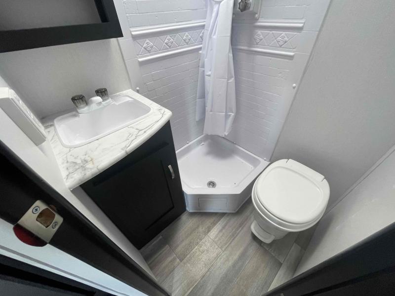 new Travel Trailers Coachmen Freedom Express Select for sale, in Palm Bay, FL Thumbnail 9