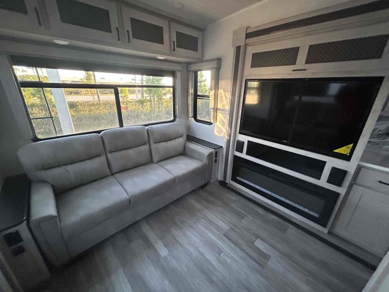 new Fifth Wheel Trailers East To West Tandara for sale, in Palm Bay, FL Thumbnail 17