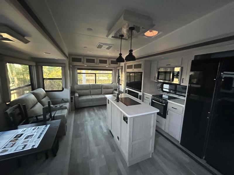 new Fifth Wheel Trailers East To West Tandara for sale, in Palm Bay, FL Thumbnail 13