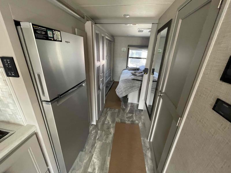 new Camper / RV Thor Motor Coach Challenger for sale, in Palm Bay, FL Thumbnail 16