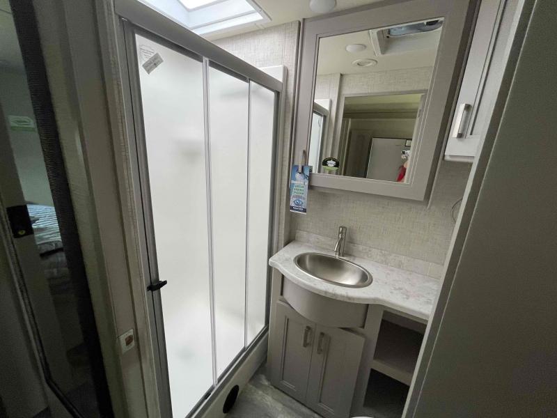 new Camper / RV Thor Motor Coach Challenger for sale, in Palm Bay, FL Thumbnail 19