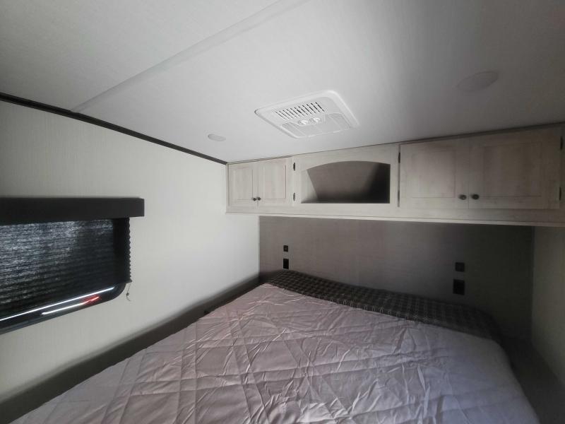 new Fifth Wheel Trailers Forest River Cardinal Red for sale, in Winter Garden, FL Thumbnail 10