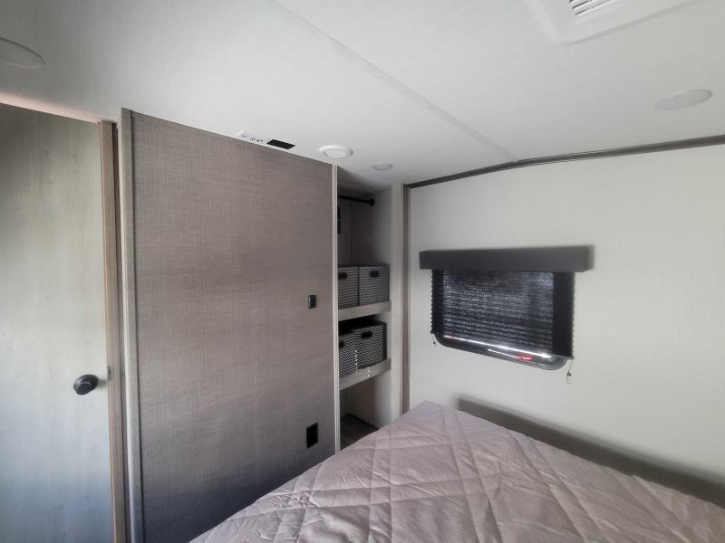 new Fifth Wheel Trailers Forest River Cardinal Red for sale, in Winter Garden, FL Thumbnail 11