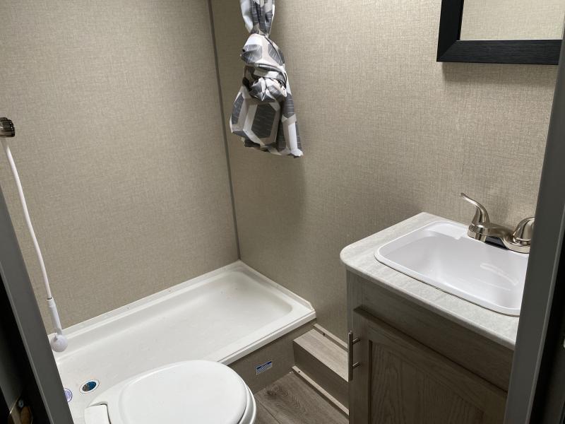 new Travel Trailers Coachmen Catalina Summit Series for sale, in Ormond Beach, FL Thumbnail 10