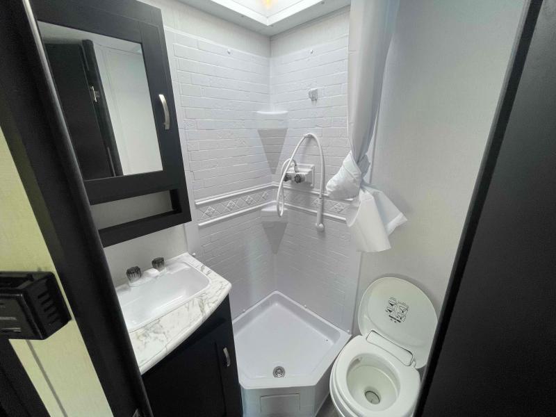 new Travel Trailers Coachmen Freedom Express Select for sale, in Ormond Beach, FL Thumbnail 9