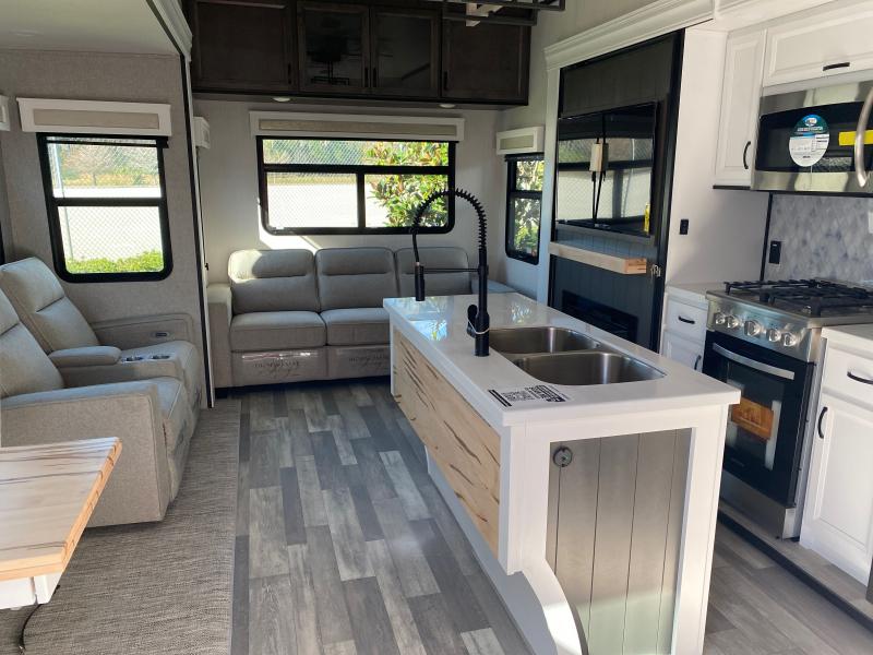 new Fifth Wheel Trailers Forest River Cedar Creek for sale, in Ormond Beach, FL Thumbnail 17