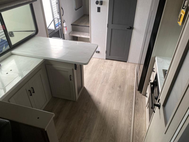 new Fifth Wheel Trailers Forest River Salem Hemisphere Elite for sale, in Ormond Beach, FL Thumbnail 9