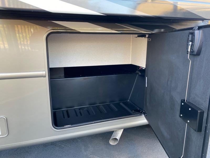 new Camper / RV Thor Motor Coach Magnitude for sale, in Ormond Beach, FL Thumbnail 5